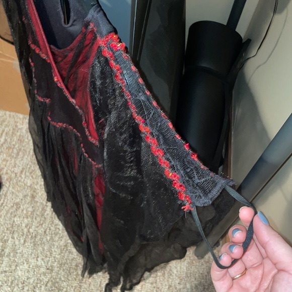 Vampire/vampiress Halloween costume with collar! Red and black. Like new! - Picture 2 of 5